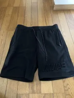 アメリカンイーグル　ブラック ショートパンツ ジッパーポケット付きのサムネイル