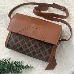 MARIO VALENTINO✨マリオバレンティノ　ショルダーバッグ　スクエア