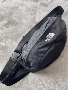 【2度使用美品】ノースフェイス スウィープ黒 ボディバッグ 肩掛け