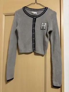 m*2様 HOLLISTER グレー クロップドニット