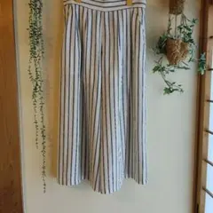 膝下ワイドガウチョパンツ　ストライプのサムネイル