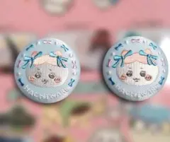 ちいかわ　刺繍缶バッジ2 ハチワレ　リボン　2個セット