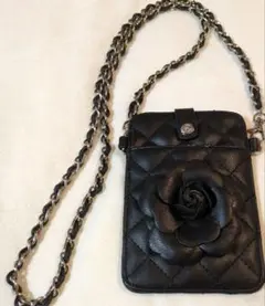 INGEBORG　スマホショルダー　キルティング　ブラック