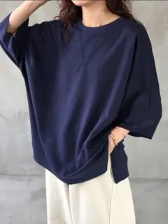 【新品】オーバーサイズ カットソー　ネイビー