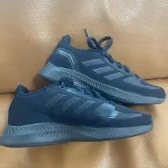 adidas ブラック スニーカー