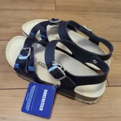 新品未使用　タグと箱付き　ビルケンシュトック　リオ　パテントネイビー　38 BIRKENSTOCKビルケンシュトック Rio サンダル パテントネイビー38