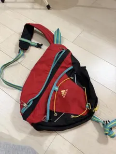 00sOLDadidas 三角形ショルダーバッグ レッド/ブラック