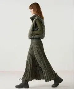 新品未使用　ユニクロ　プリーツロングスカート　М　53 グリーン