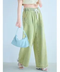 ワイドレッグイージーデニムパンツのサムネイル