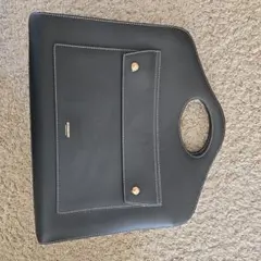 黒レザー ポケットバッグ BURBERRY