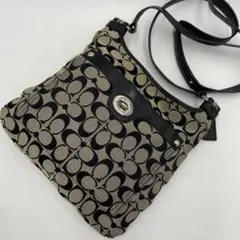 美品✨コーチ ペネロピ y2k ショルダーバッグ シグネチャー ターンロック 黒のサムネイル