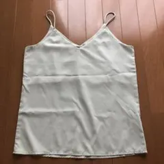 キャミソール(グリーン、Vネック、重ね着)