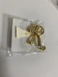 Cream dot. イニシャルブローチ R ゴールド