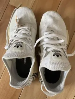 adidas NMDホワイト スニーカー