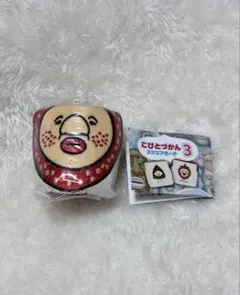 こびとづかん スクエア ポーチ 3 イチゴクレナイ