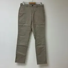 UNIQLOカーキチノパン ボタン付き