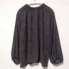 日本製 INED イネド ドット柄シャーリングブラウス ボリューム袖 黒 M相当のサムネイル