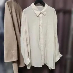 axes femme アイボリー レース付きシャツ