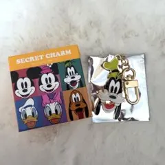 ディズニーストアシークレットチャームグーフィー