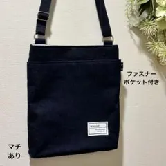 ハンドメイドショルダーバック　スマホショルダー　サコッシュ　デニムとミニバラ