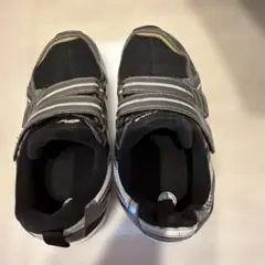 asics アシックス　キッズ　 スニーカー ブラック/シルバー　19.0cm