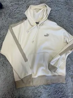 PUMA フード付きスウェット