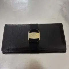 フェラガモSalvatore Ferragamo長財布 イタリア製 黒のサムネイル