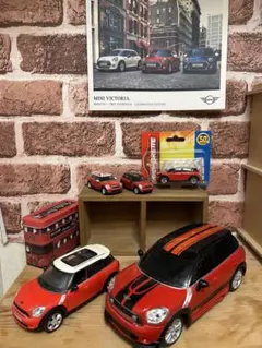 MINI ミニカーセットとブルドッグぬいぐるみのサムネイル