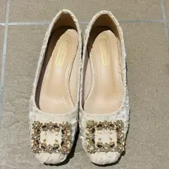 ビジュー付き　ローヒール　パンプス　アイボリー　22.5センチ