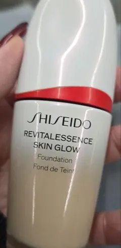 資生堂 エッセンス スキングロウ ファンデーション