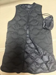 ユニクロ　ULTRA LIGHT DOWN ブラック ロングダウンベスト
