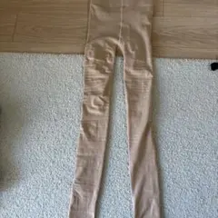 まるで素肌のようなフェイクタイツ