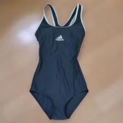 adidas スポーツ用水着 ワンピース型　Mサイズのサムネイル