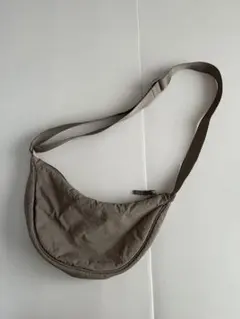 UNIQLO ラウンドミニショルダーバッグ　ベージュ