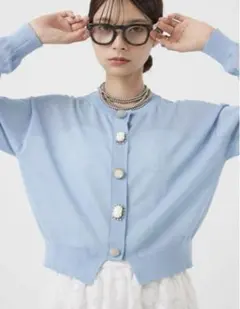 新品トラッツォドンナ　ビジューボタン　カーディガン