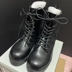 VIVIAN 厚底ワントーンレースアップショートブーツ　ブラック　M