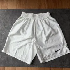 Nike ナイキ　ショートパンツ　白　キッズ　150 ジュニア用