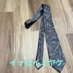 イッセイミヤケDESIGN STUDIO 幾何学模様 ネクタイ