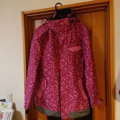 ピンクの水玉模様ジャケット