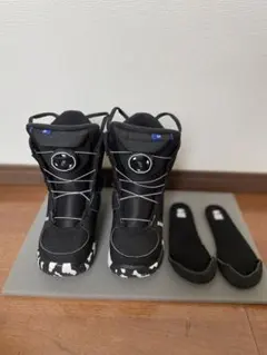 BURTON スノーボードブーツ 子ども用 黒/青　22センチ Burton | キッズスノーボードブーツ | Burton Snowboards JP