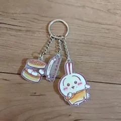 ちいかわ　上海限定　うさぎ アクリルキーホルダー