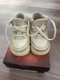 Air Jordan 3 キッズスニーカー ホワイト/ゴールド