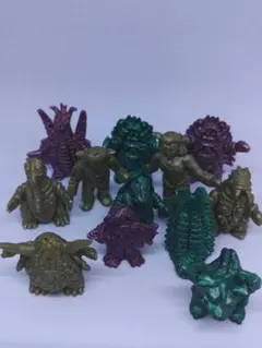ウルトラ怪獣消しゴム　メタリック12体のサムネイル