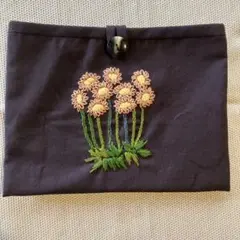 ア*コ様 刺繍入りお薬手帳入れ　小物入れ　　 バックの整理　手作り
