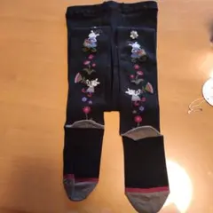 アルベロベロ花刺繍の黒タイツ