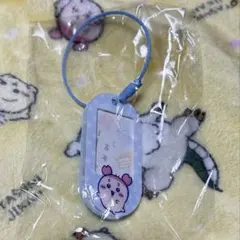 ちいかわ　カニちゃん　古本屋　キーホルダー