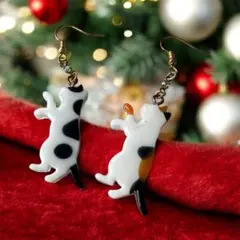 猫デザインのレジンピアス