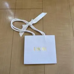 Dior ホワイト フラグメントケース　紙袋