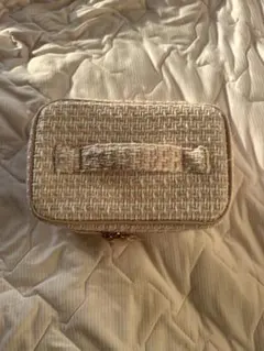 Item thumbnail for item 7b7b235d-c77f-4205-81fd-750a20546fe7