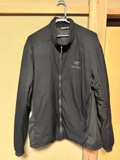 最終値下げ　Arc’teryx atom jacket Mのサムネイル